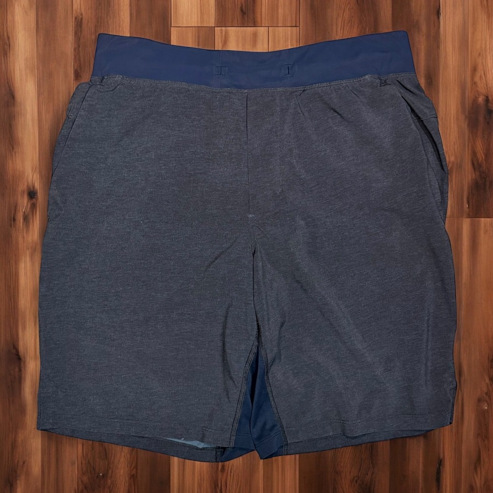 Lululemon T.H.E Shorts Mens Medium Blue Gray 10"‎ Lined Gym Luxtreme Performance